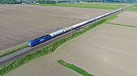 The RDC freight train Schleswig-Holstein transports tank wagons.